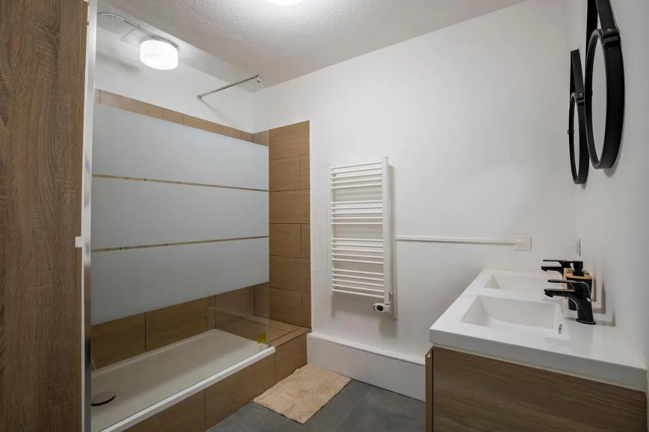 T4 Climatise Au Pied Des Rempart Avec Parking Apartment Avignon