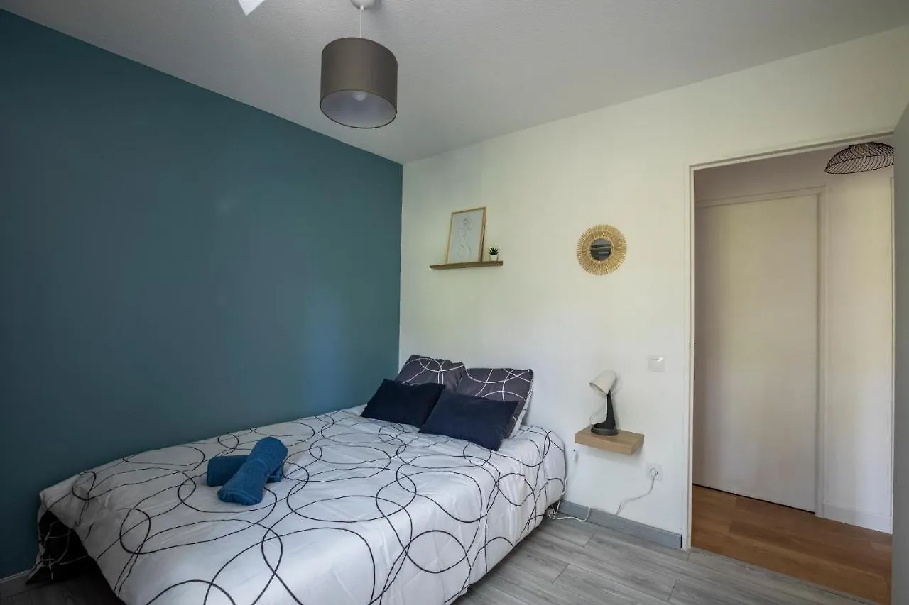 T4 Climatise Au Pied Des Rempart Avec Parking Apartment Avignon 0*,  France
